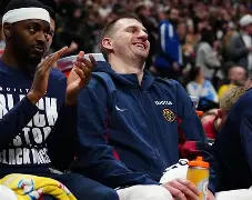 威少mvp奖杯 威少mvp奖杯